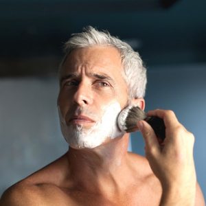 GRUTTI Brocha Afeitar Hombre - Brocha de Afeitar para Usar con Crema de  Afeitado y Jabón - La Mejor Forma de Afeitarse con Maquinilla de Afeitar de